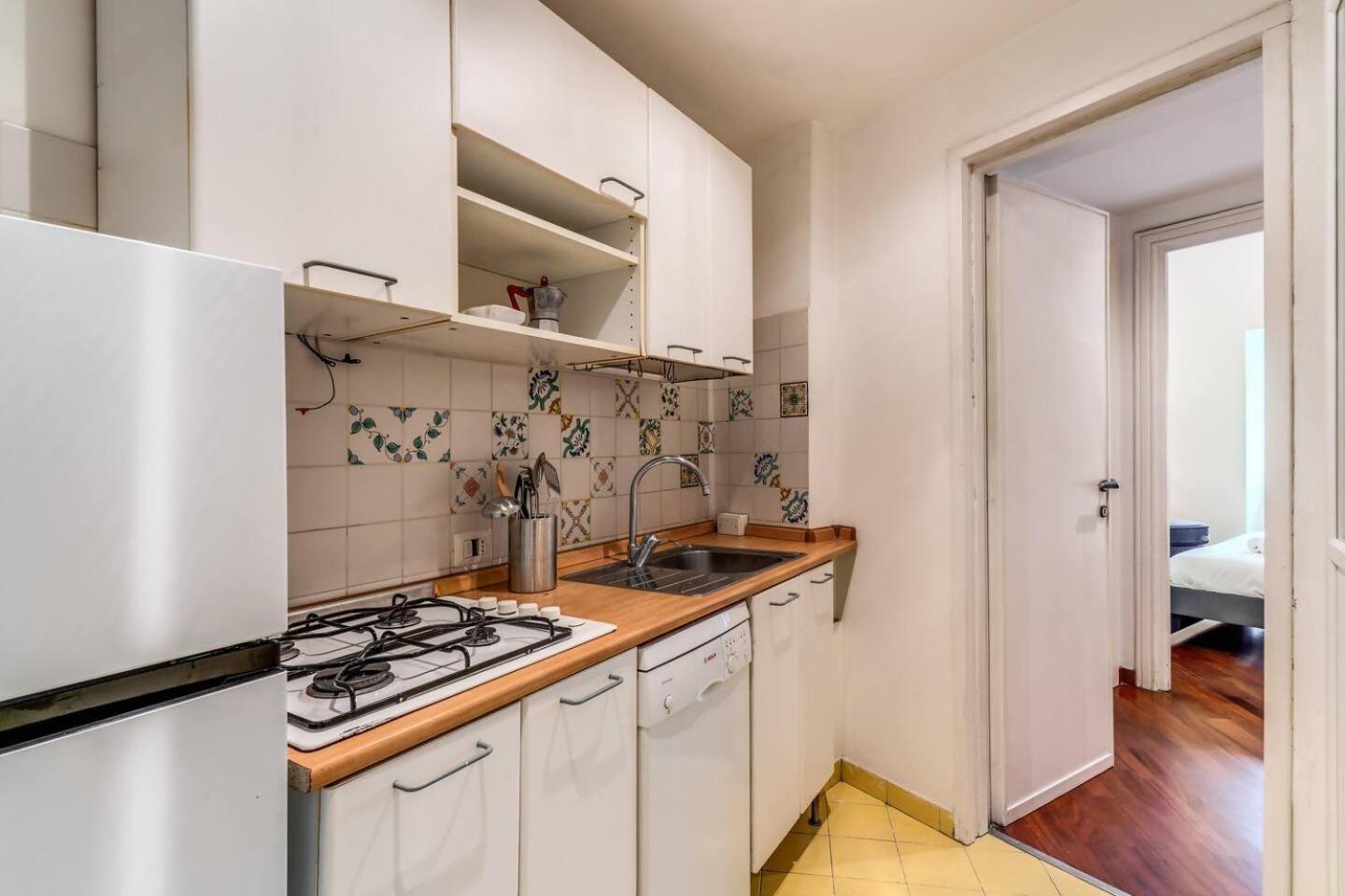Splendid Flat On The Tiber River Рим Экстерьер фото