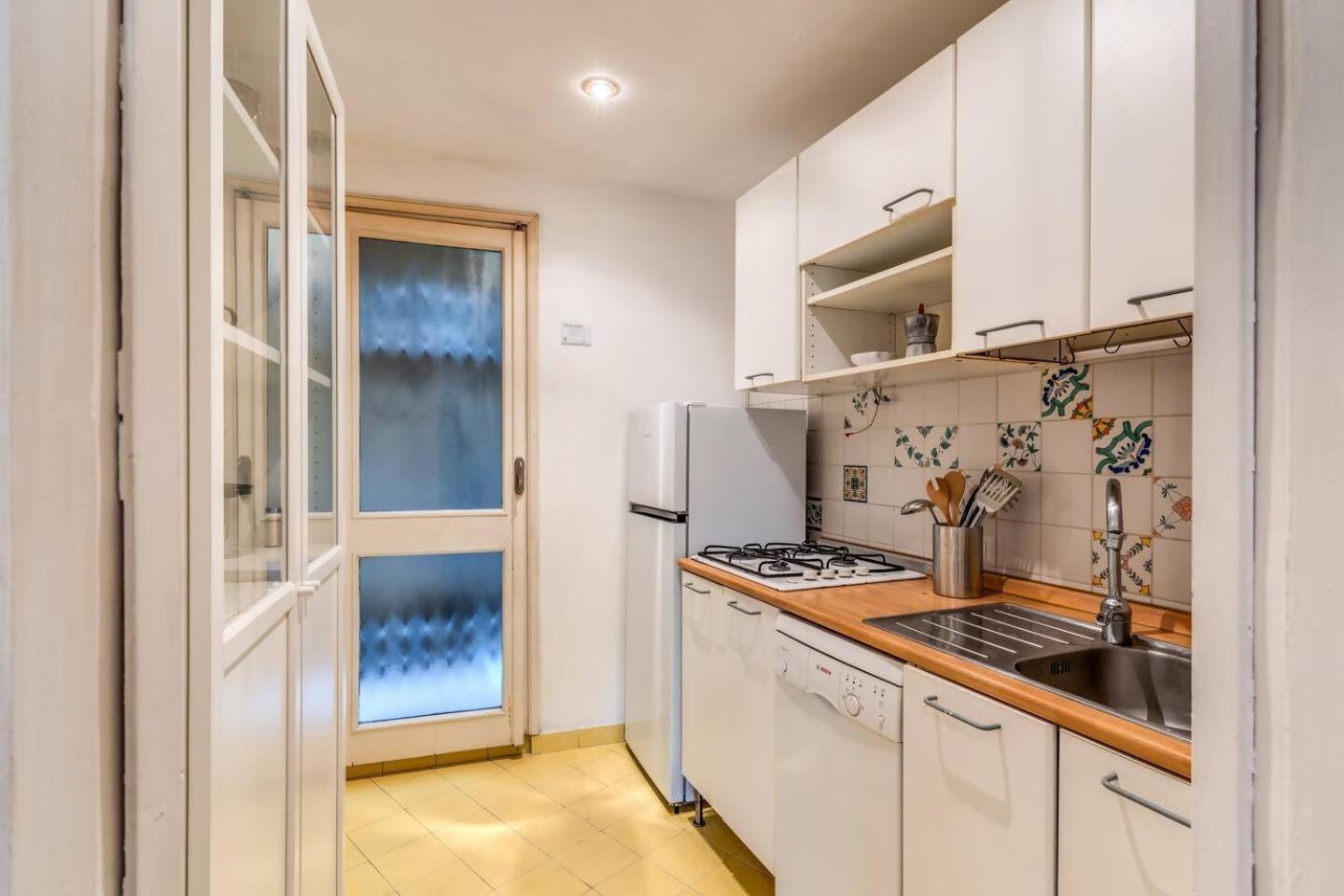 Splendid Flat On The Tiber River Рим Экстерьер фото